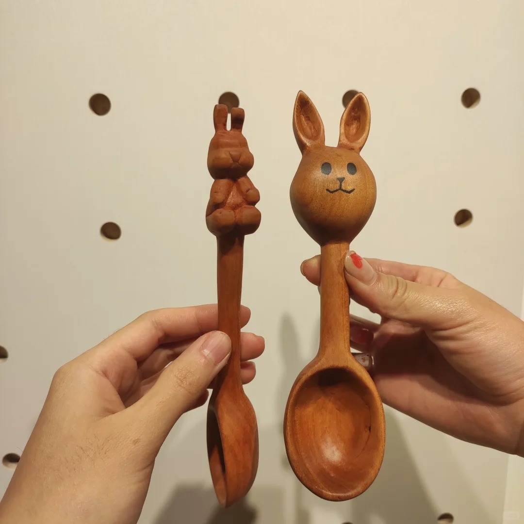 林涧木舍：在小小的木头上挖呀挖，挖小小的木勺