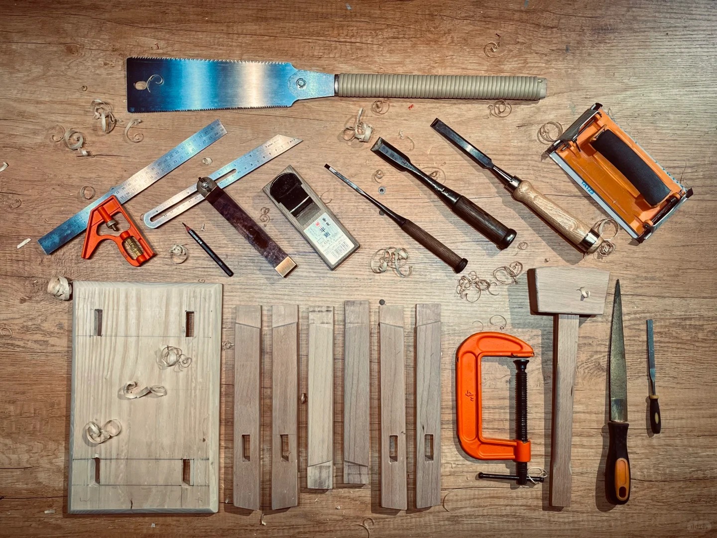 林涧木舍：四仰八叉，小板凳