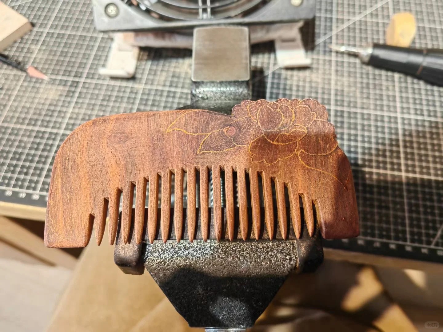 林涧木舍：用两天时间试图教会你做雕花木梳
