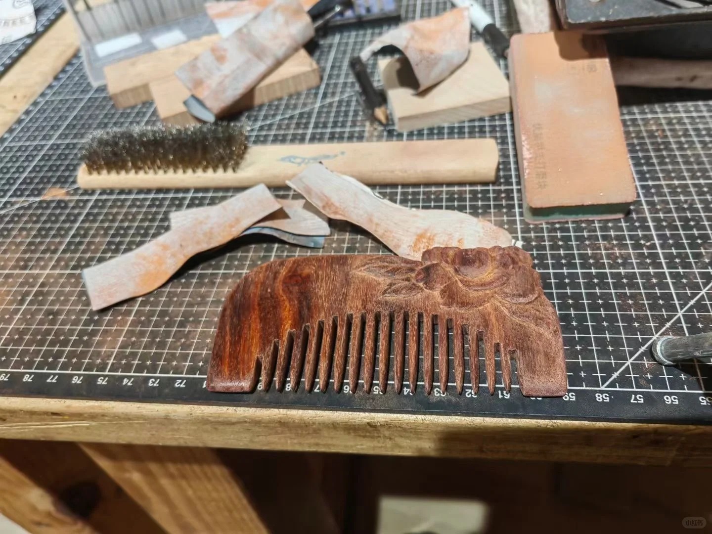 林涧木舍：用两天时间试图教会你做雕花木梳