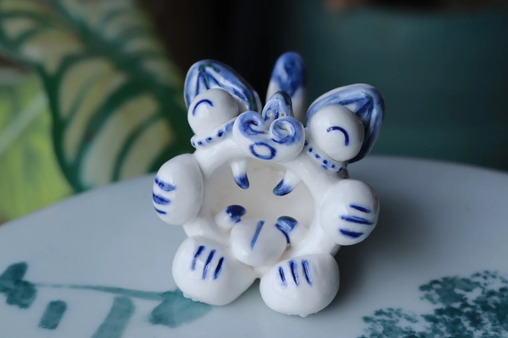 名煲陶艺：超萌的青花瓷瓦猫新鲜出炉